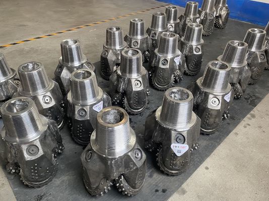 A inserção do carboneto de tungstênio de IADC 537 mordeu 12 1/2” 12 1/4&quot; para a extração do gás